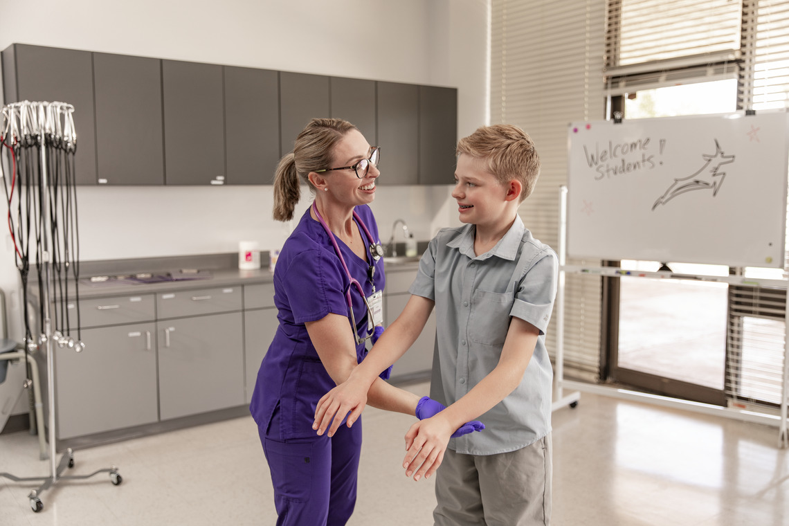 image of teacher presenting to students